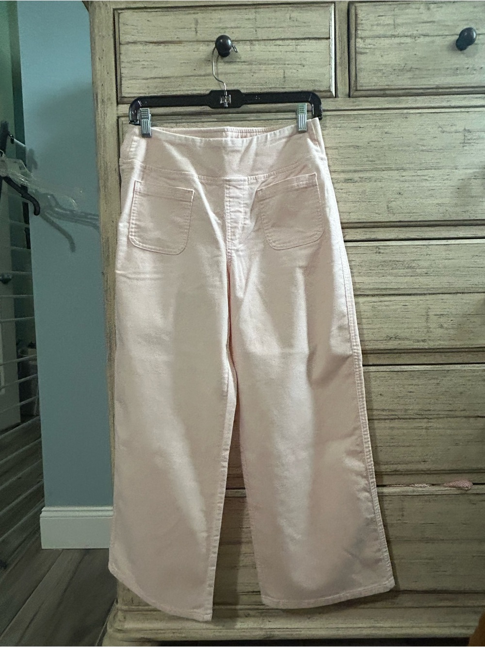 Kim Gravel regular TripleLuxe corduroy gaucho pant in seashell pink. Size 8